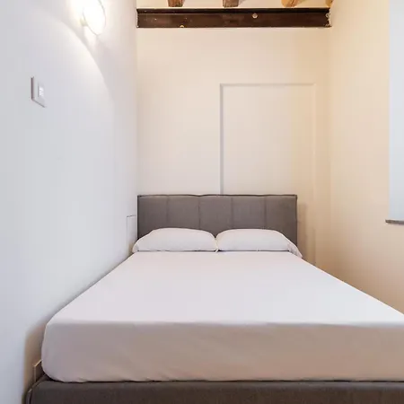 Easyhomes - Bandello Milaan